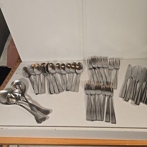 41 pc Stainless Steel Silverware/ Flatware Set Made In China